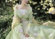 Reinventing the Cheongsam:The Evolution of Cotton and Hemp in Ethnic Fashion
