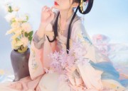 Exquisite Red Cheongsam,Delicate Shawl,and Elegant Cladding:A Fashion Statement of Superior Taste