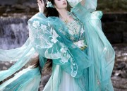 Embroidery on Hanfu Shoes:A 38-Code Journey into the Splendid World of Traditional Chinese Footwear
