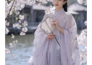 Embracing Modernity in a Traditional Cheongsam:Youthful and Elegant Green Version for Teen Girls