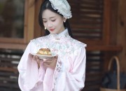 The 10-Year-Old Hanfu Girl:Embracing Traditional Beauty in Modern Times