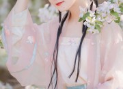 Tang-Style Hanfu Childrens Wear for Girls:A Blend of Tradition and Modernity