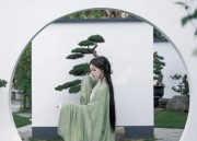 The Summer of a 12-Year-Old Girl in Traditional Chinese Hanfu Clothing