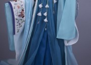 Petite Charm:The Elegance of Miniature in Cheongsams Delicate World of Thin Fabric