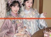 Embracing Traditional Elegance:The New-Age San蚕丝 Chinese Cheongsam