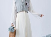 The Tang-Inspired Chinese Chic Girl