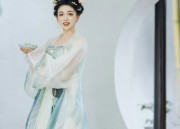 The Purple Cheongsam:A Glimpse into the Republic of Chinas Fashion