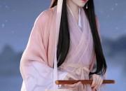 The 11-Year-Old Hanfu Girl in Grade Five:A Glimpse into Traditional Chinese Attire