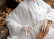 The Art of Accessorizing with Horseface Skirt and Headscarf:A Guide to Styling with Horsehair Rope