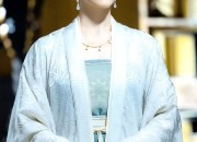 Hanfu Hair Accessories:A Wood Box Gift with a Traditional Touch