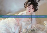 Chinese Cheongsam Women:Embracing the Retro-Chic Vogue