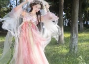 Neo-Classical Elegance:The Mien-Style Salute Suit with Horse-Tail Skirt Ensemble