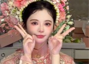 Traditional Tang Suit for Baby Girls on Their First Birthday Celebration