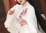 Little Girl in Traditional Chinese Fashion:The Charm of Hanfu in Ancient Style