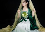 Little Girls Traditional Chinese Hanfu Two-Piece Set:A Glimpse into a Timeless Fashion