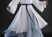 Summer Elegance:The Qianli Jiangshan Horseface Skirt