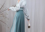 小个子女性的时尚选择，女装旗袍的魅力