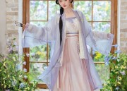 Redesigning Traditional Cheongsam for Plus Size Women in Autumn and Winter
