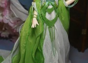 The Revival of Cheongsam,Hair Combs,and Tassel Elegance:A Journey into Traditional Chinese Beauty