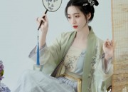 The Enigma of Lin Daiyu:A Girl Child in Hanfu as a Modern Interpretation of Ancient Charm