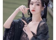Winter-Style Cheongsam:Embracing the Charm of Traditional Chinese Clothing in Autumn and Winter
