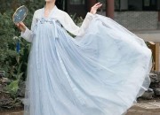 Youthful Cheongsam Style for a 35-Year-Old Fashionista