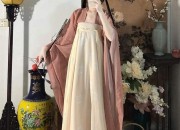 Embracing the Elegance of Cheongsam Accessories:Headwear and Other Trimmings