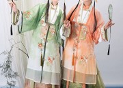 Stylish Long-sleeved Cheongsam for a Curvier Figure:Belly-hiding Secrets to Look Slimmer