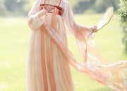 A Summer Tale of Ancient Charm:The Enchanting Hanfu of a Young Girl