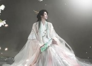 Yun Wan Xis Simple and Elegant Cheongsam:A Blend of Tradition and Modernity