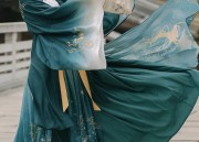 The Tang Suit Snake Plush Toy:A Cultural Blend of Tradition and Modernity