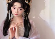 Embracing Traditional Elegance:Neo-Chinese Silk Satin Cheongsam