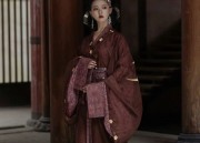 Improving the Design of Hanfu Tops for Summer Comfort and Style