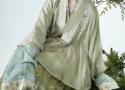Ancient Charm Revisited:Pairing Traditional Gucai Blouses with Horseface Skirts