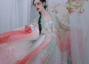 Winter Fashion for Little Girls in Traditional Hanfu Costumes