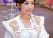 Reinventing Traditional Song-Style Hanfu:The 2024 New-Wave Hanfu-Inspired改良连衣裙