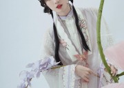 The Splendor of Hanfu in the Wei-Jin Era:A Study of Womens Guangxiu Cheongsam