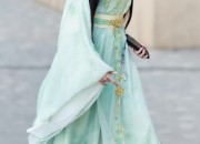 Elegant Ear Jewelry to Complete Your Qipaos Charm:A Guide to Traditional and Modern Options
