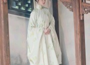 Brown Wig for Hanfu Fashion:A Blend of Traditional Elegance and Modern Charm