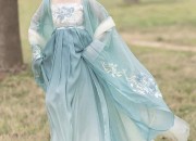 Winter Girls Traditional Chinese Hanfu Costumes:A Guide to Ancient Elegance