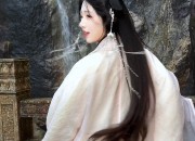 The Charm of Cheongsam:A Closer Look into the Traditional Chinese Dress