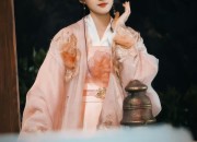 The Essence of Summer Tangzhuang:A Blend of Tradition and Comfort