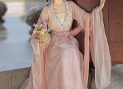 Elegant Linglong Satin Cheongsam:A Symbol of Traditional Chinese Beauty