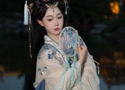 The Charm of Traditional Chinese Girls Skirt:The Cheongsam-Inspired Horseface Skirt for Young Girls