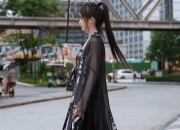 Mini Equestrian Style:A 150cm-Friendly Horseface Skirt Ensemble