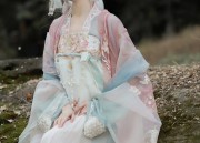 The Splendor of Hanfu Embroidery:A Belt of Cultural Significance