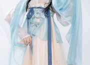 The Splendor of Hanfu:The Silk and Satin Fabrics of Traditional Chinese Elegance