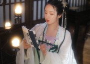 The Splendor of Change:The Cultural Significance of Hanfu in the Lunar Legend