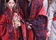 Winter Hanfu Robes and Oversized Cape Coats:A Guide to Fashion and Comfort in Cold Weather