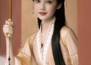 The Chic and Exquisite Charm of Qipao:The Evolution of Traditional Chinese Dress to Modern Fashion